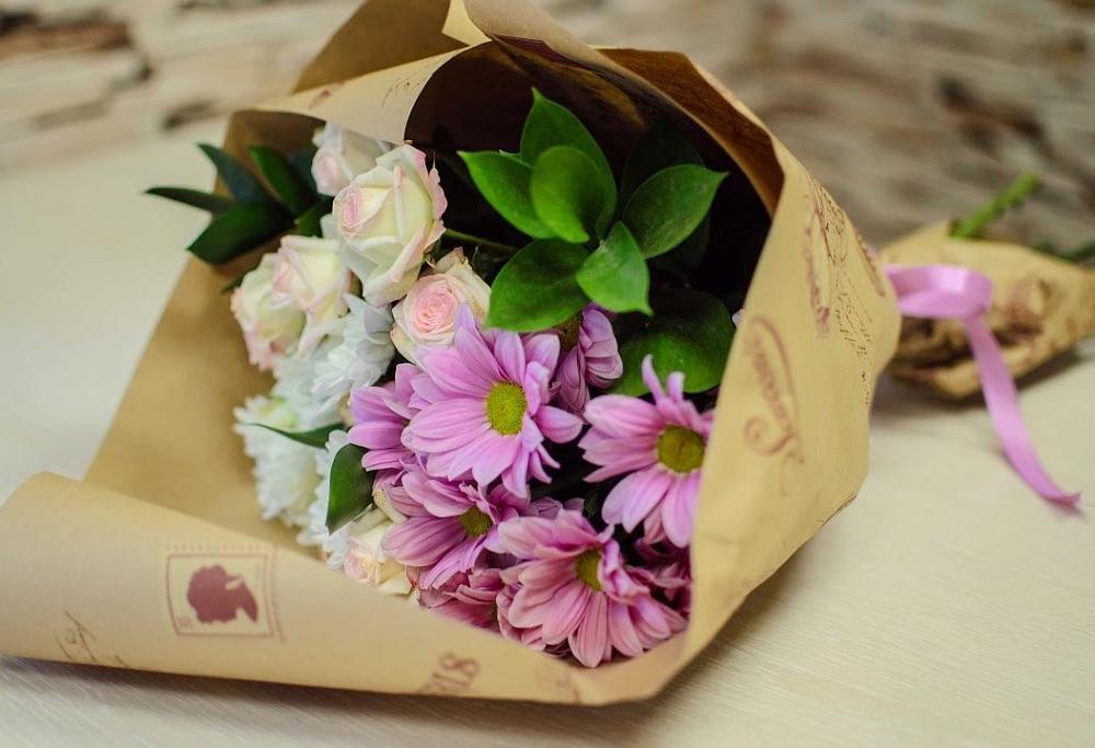 Букет цветов из: Розы и Хризантемы в Квиток