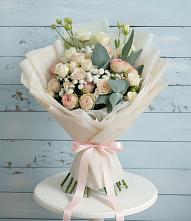 Букет цветов из:  Розы и Лизиантусы в Квиток