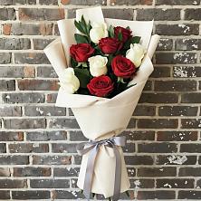 Букет цветов из:  Розы в Квиток