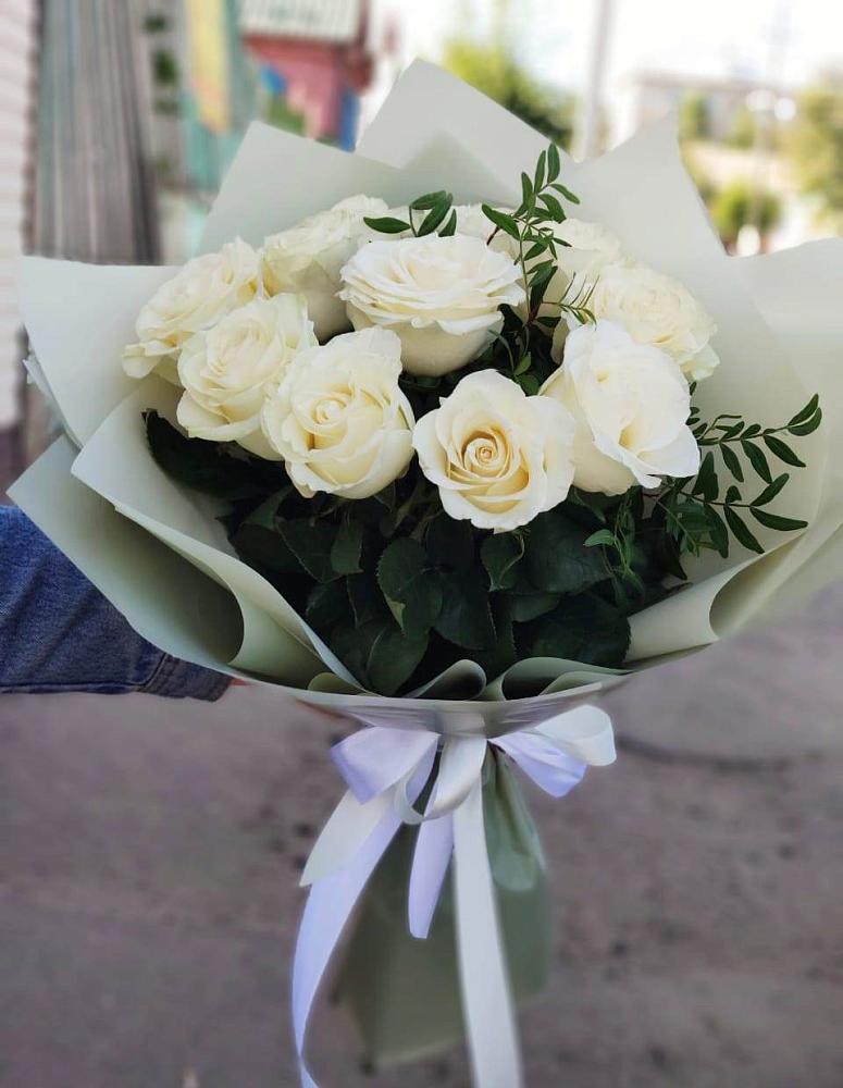 Букет Белые розы Проуд в Квиток
