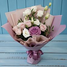 Букет цветов из:  Розы и Лизиантусы в Квиток