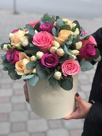 Цветочная композиция из Розы в шляпной коробке в Квиток