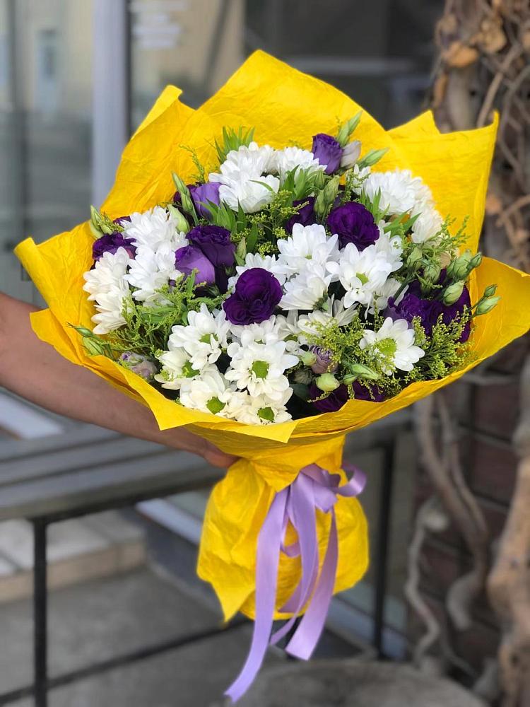 Букет цветов из: Ирисы, Хризантемы и Ромашки в Квиток