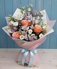 Букет цветов из:  Лизиантусы, Розы, Альстромерии и Гипсофила в Квиток