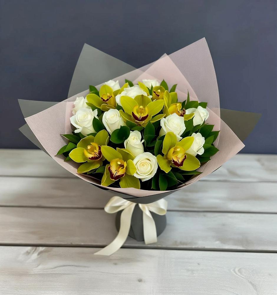 Букет цветов из: Орхидеи и Розы в Квиток