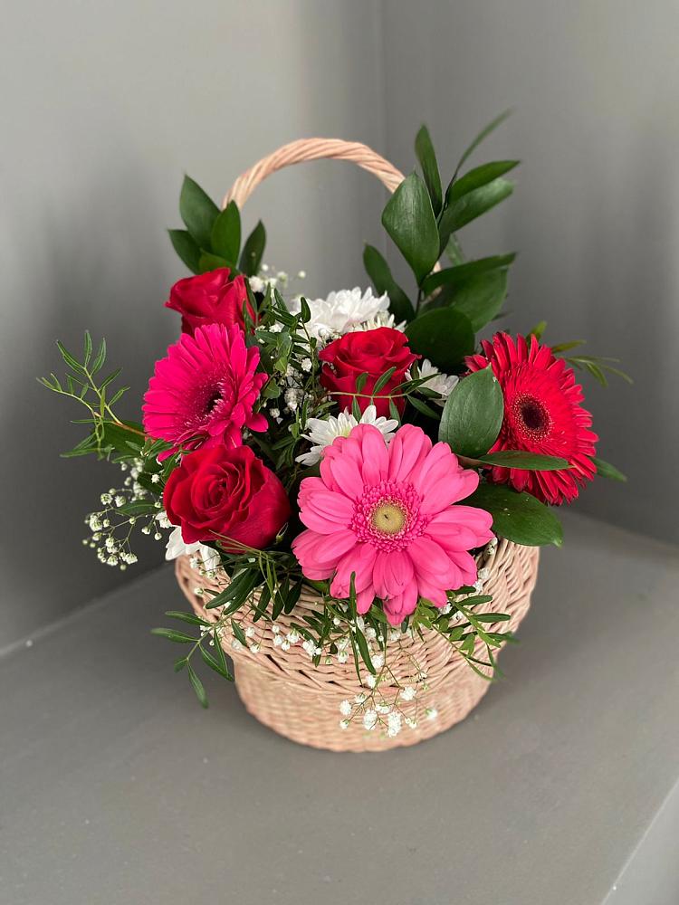 Цветочная композиция из Розы, Хризантемы и Герберы в корзине в Квиток
